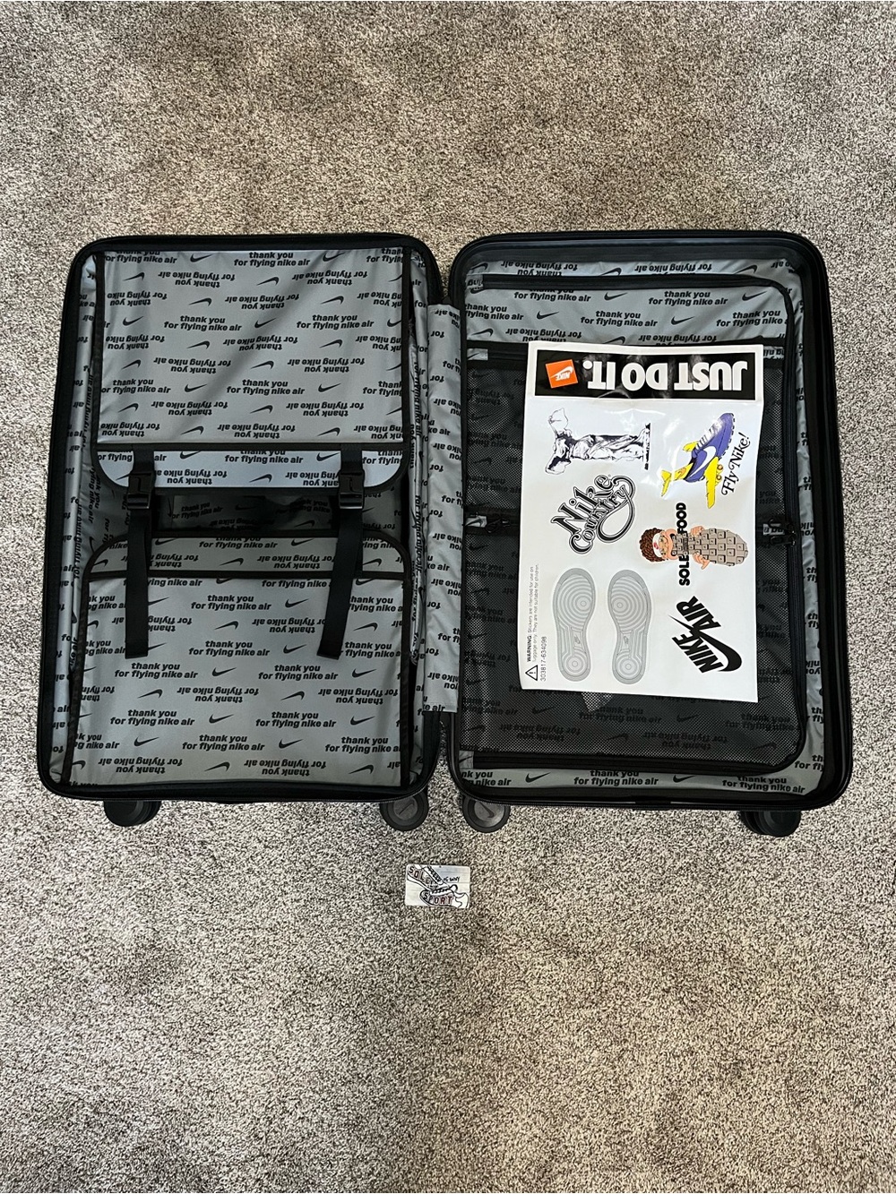 New Nike Air Force 1 29” Large Hardshell Checked Luggage Suitcase Black $360 - Picture 9 of 15